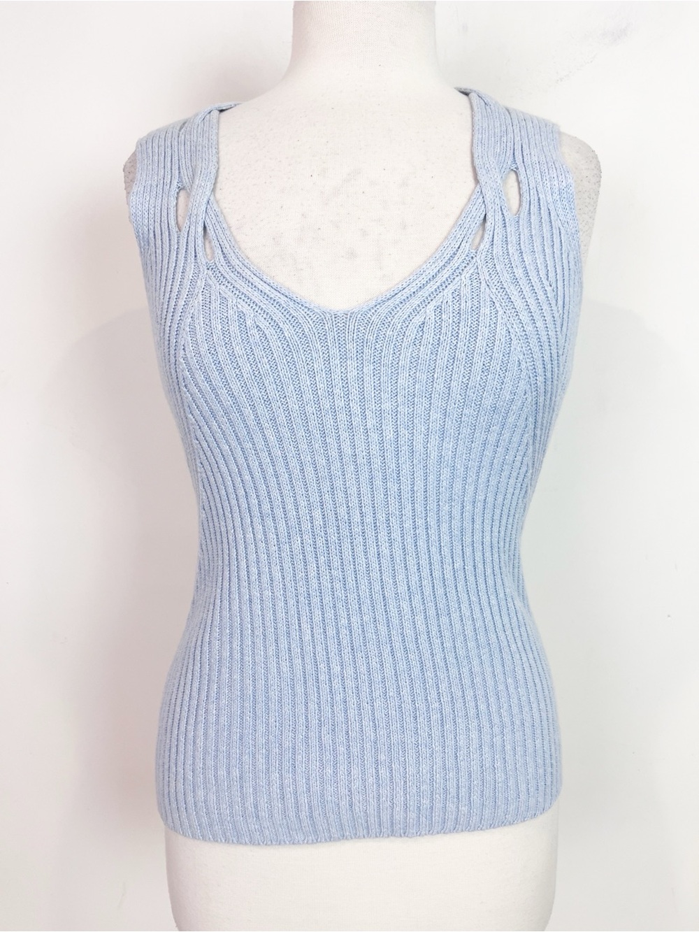 REISS ALETHIA TWIST STRAP BLUE RIBBED SLEEVELESS V-NECK SWEATER SZ LARGE - Picture 2 of 5